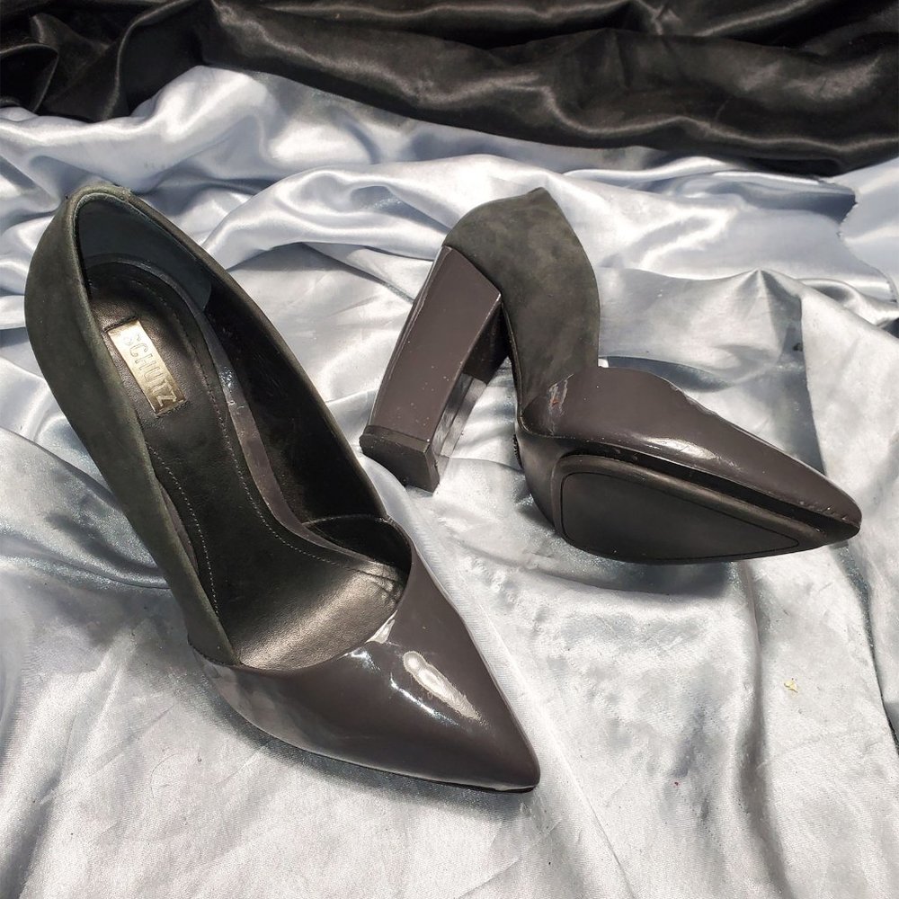 SCHUTZ gray patent suede pointy toe heels pumps SZ 6